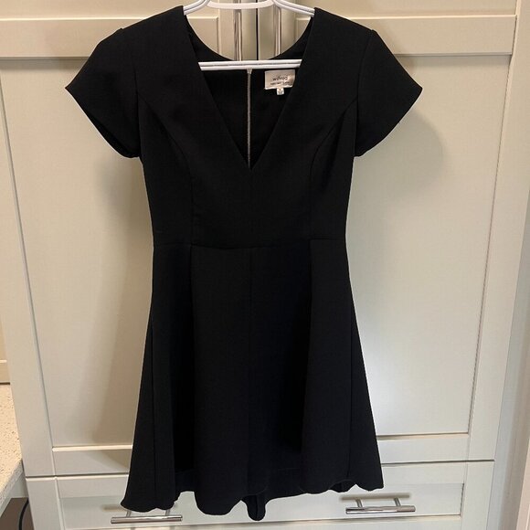 Aritzia Wilfred Flared Dress Size 0 Black V Neck - Picture 1 of 13